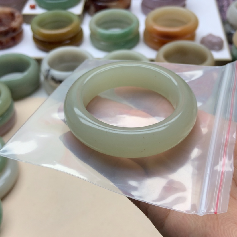 【闪购商品】未镶嵌手链石英岩玉T****0
