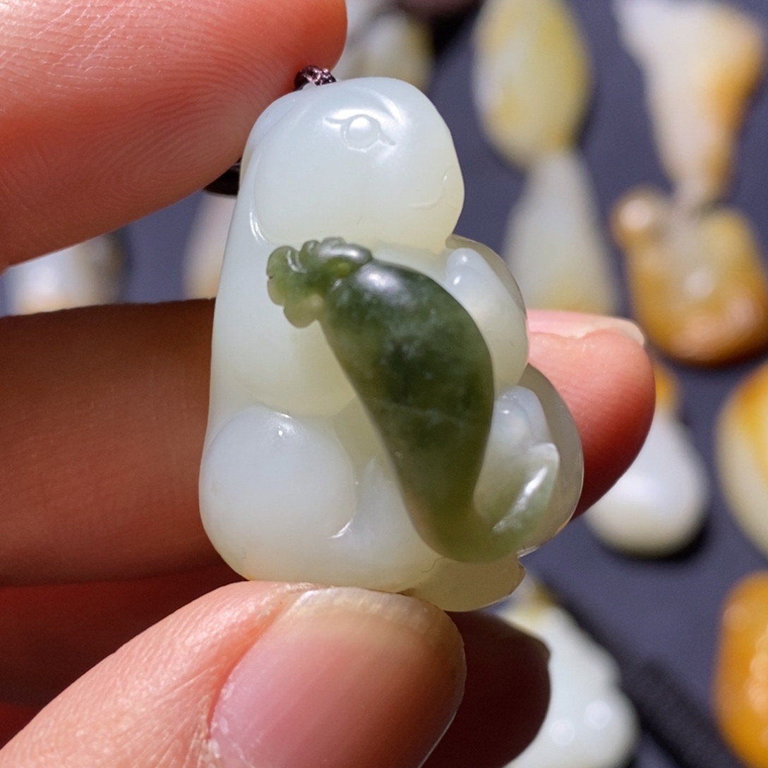 小***摊和田玉未镶嵌吊坠(不含链)