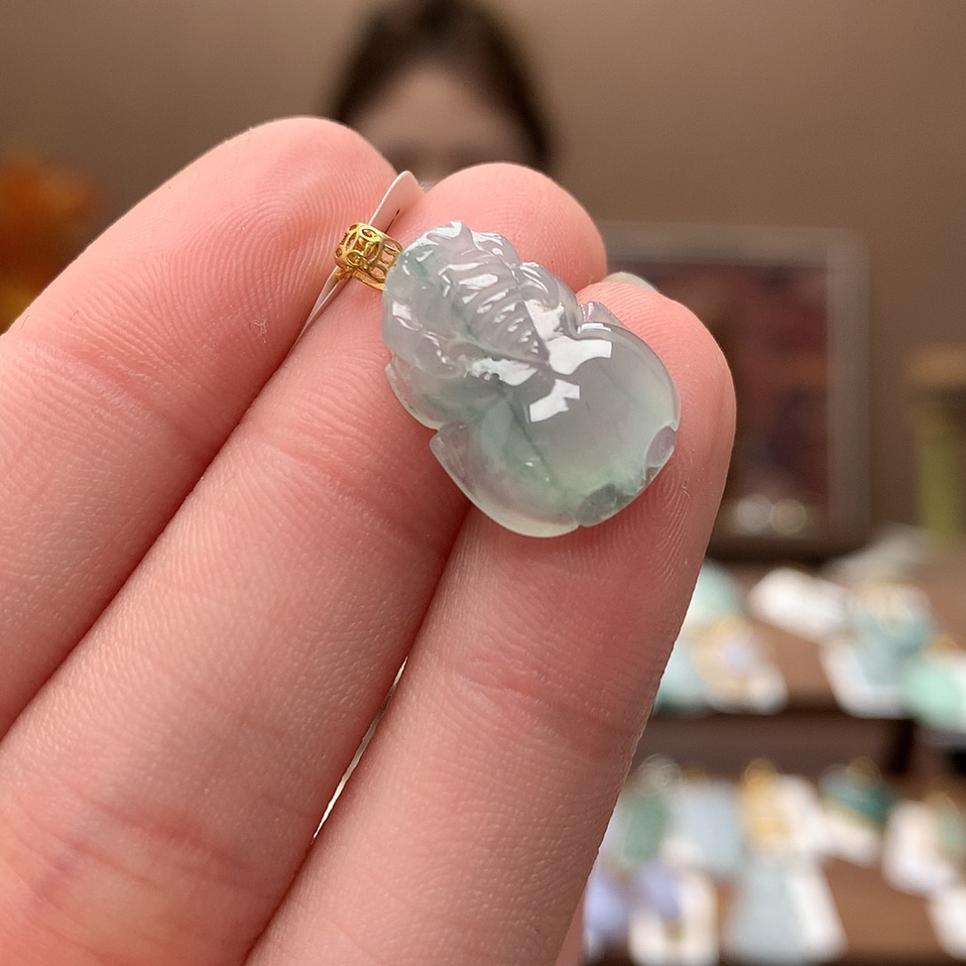 翡翠吊坠(不含链)18K金镶嵌