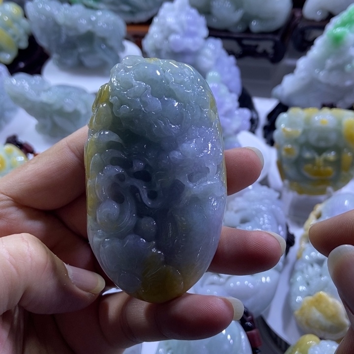 翡翠未镶嵌摆件龙