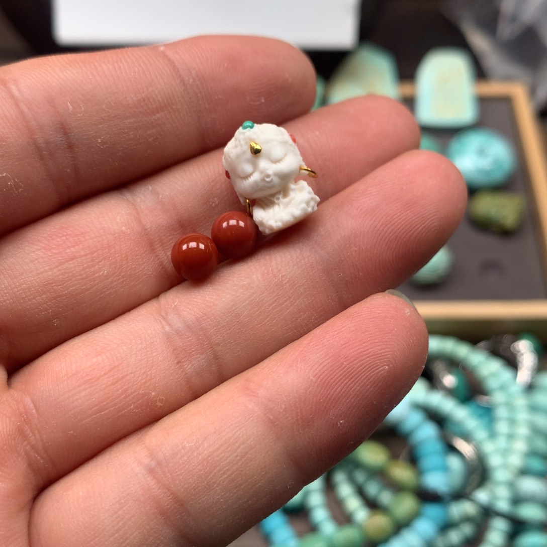 南红玛瑙雕刻未镶嵌