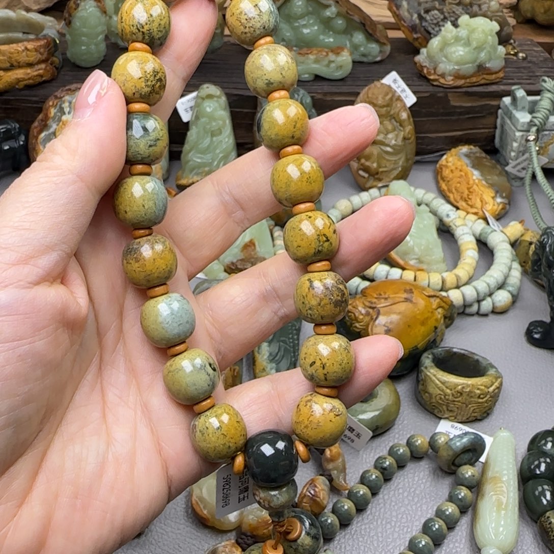 岫岩河磨玉（透闪石质玉）未镶嵌珠宝奇石