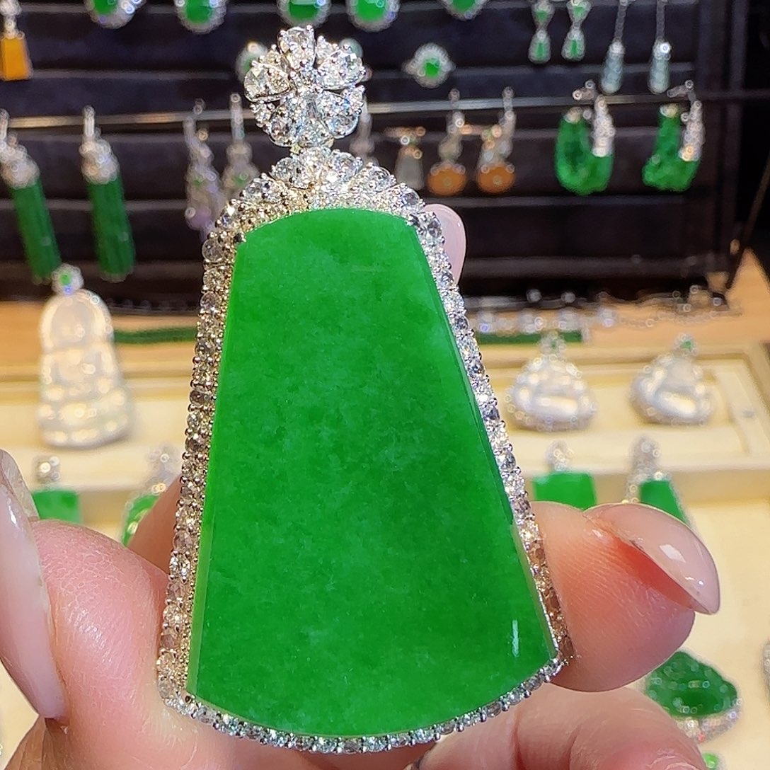 翡翠吊坠(不含链)18K金镶嵌