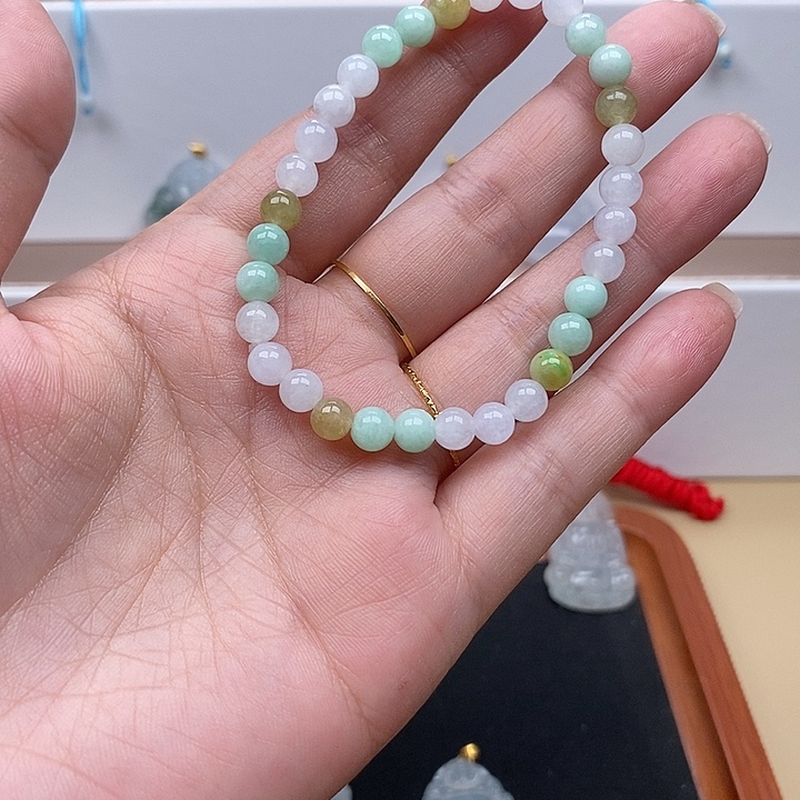 翡翠未镶嵌颈饰手串