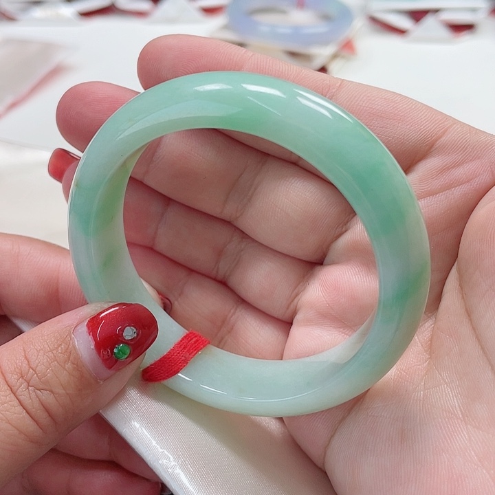 翡翠手镯（圆镯）未镶嵌缅甸翡翠手镯55圈