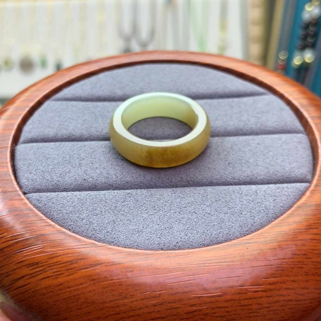 和田玉项圈未镶嵌糖白戒指17.5口