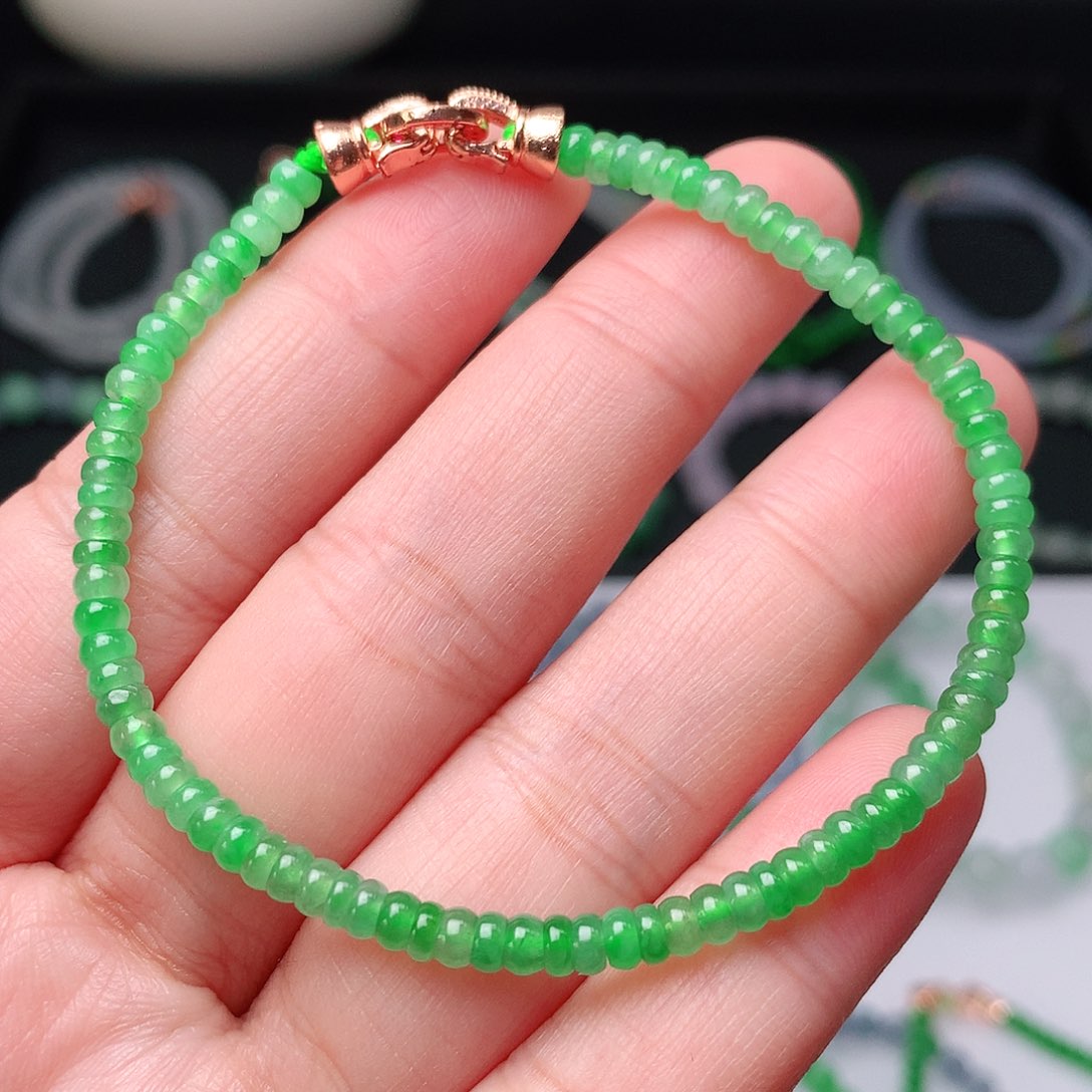 翡翠手链未镶嵌翡翠