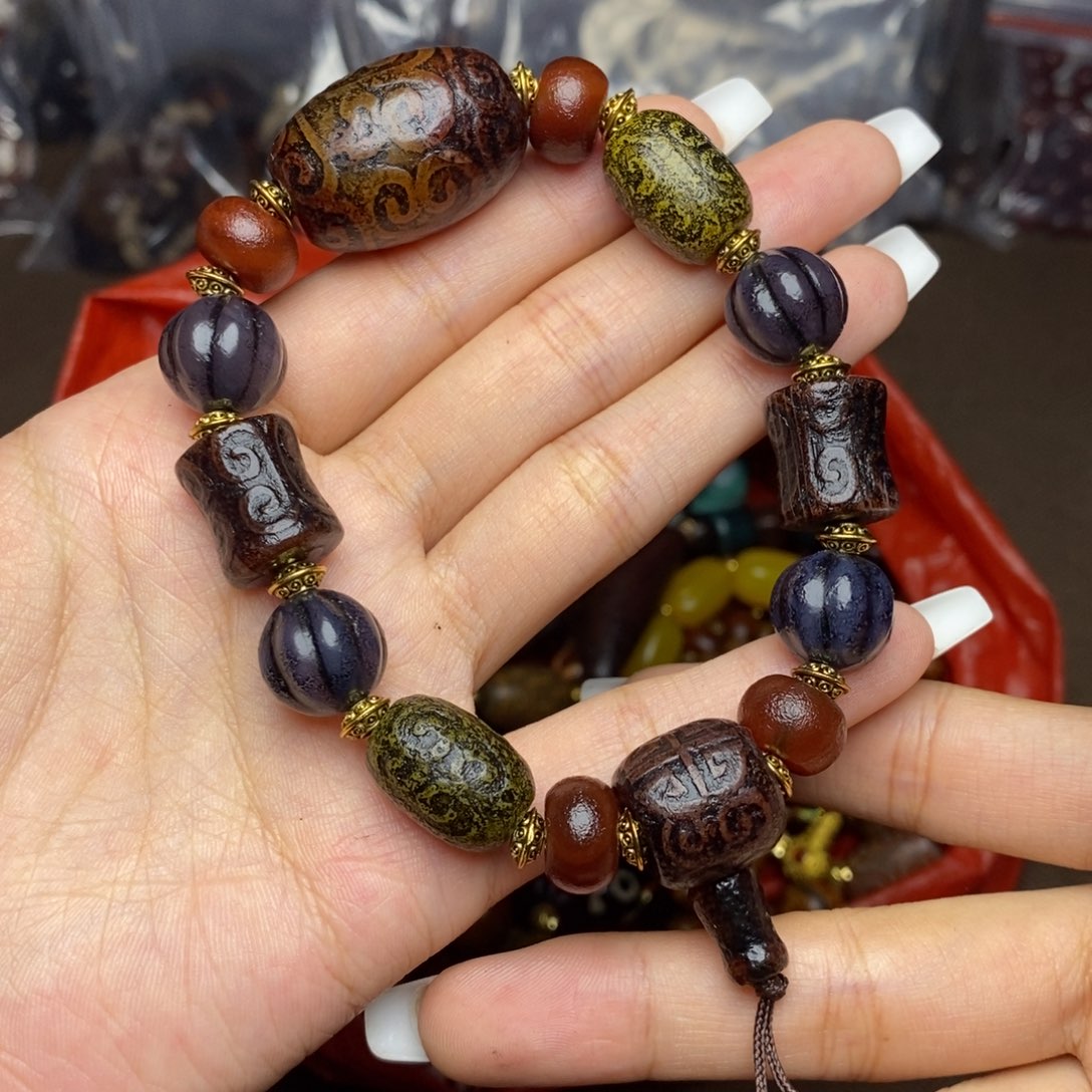 未镶嵌颈饰玛瑙/玉髓