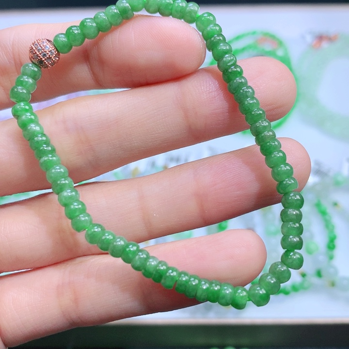 翡翠手链未镶嵌翡翠