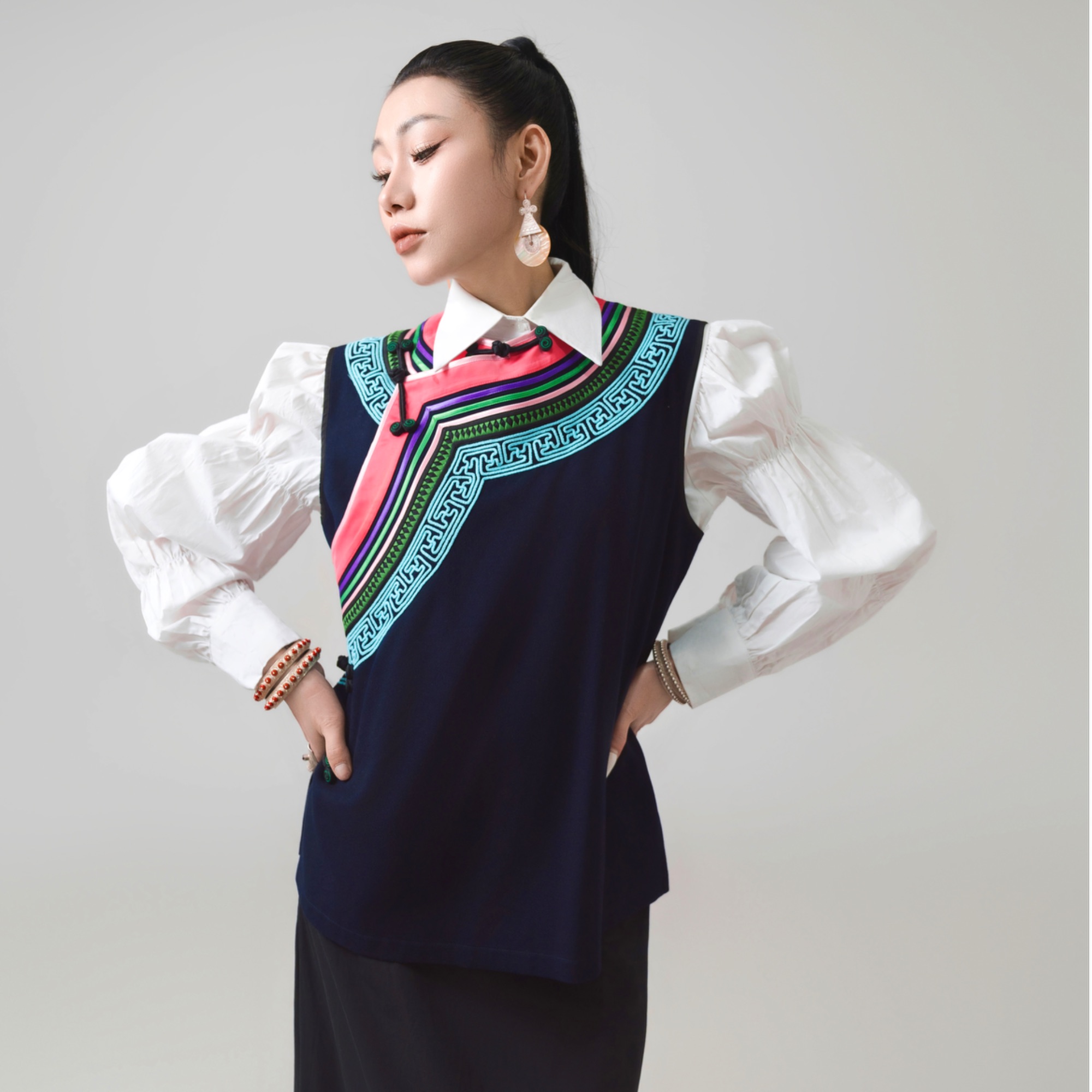 【洛地山褶】彝族美学设计款纯手工女装单件马甲