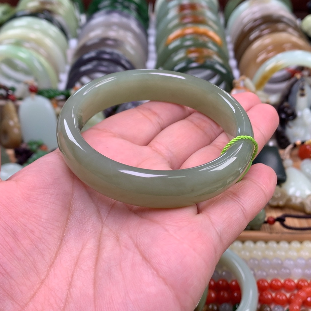 和田玉未镶嵌手镯58_59口径