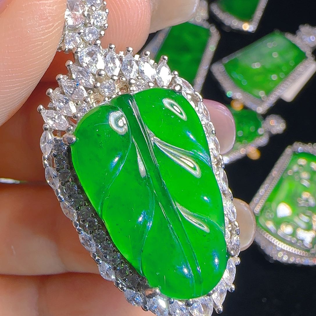 翡翠吊坠(赠链)银S925镶嵌