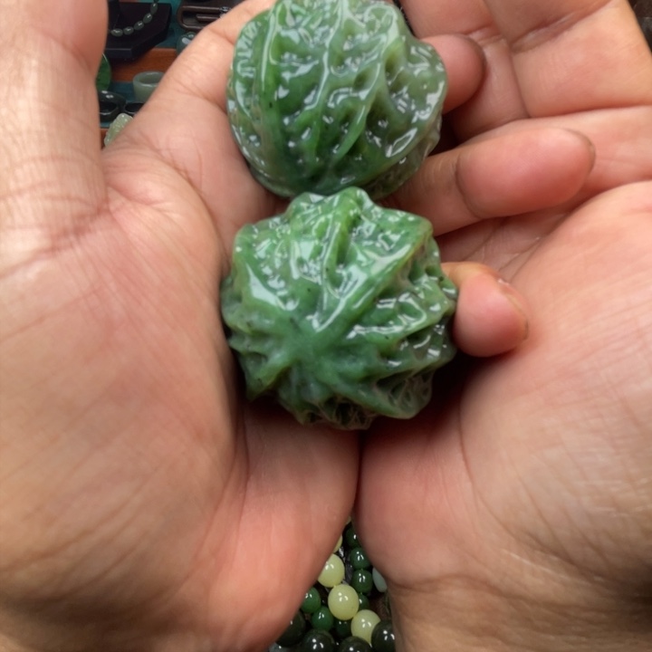 和田玉未镶嵌核桃