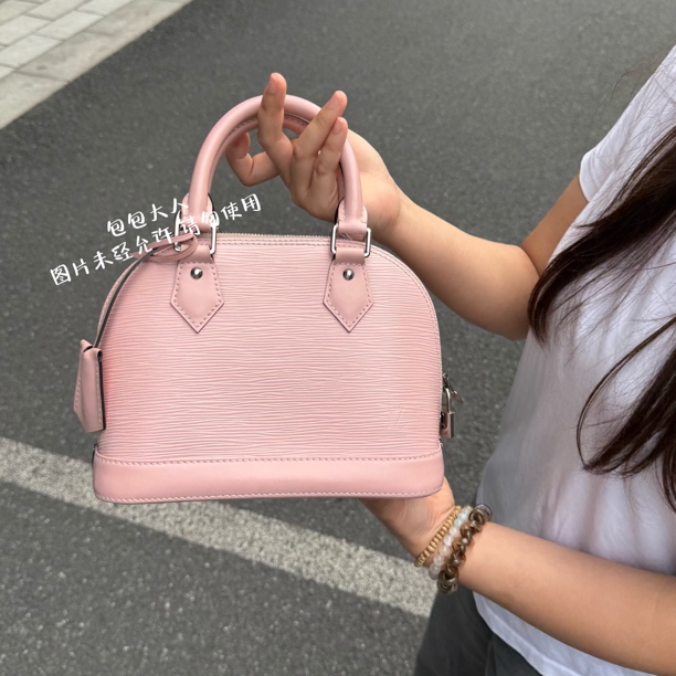 95新 LouisVuitton/路易威登 芯片款樱花粉水波纹贝壳单肩包