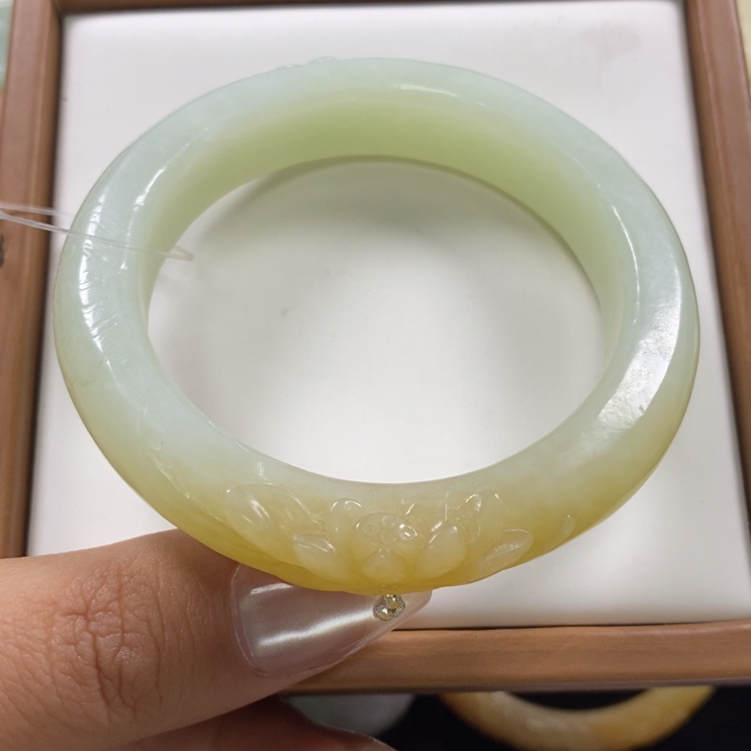 【闪购商品】和田玉手镯未镶嵌画*喵