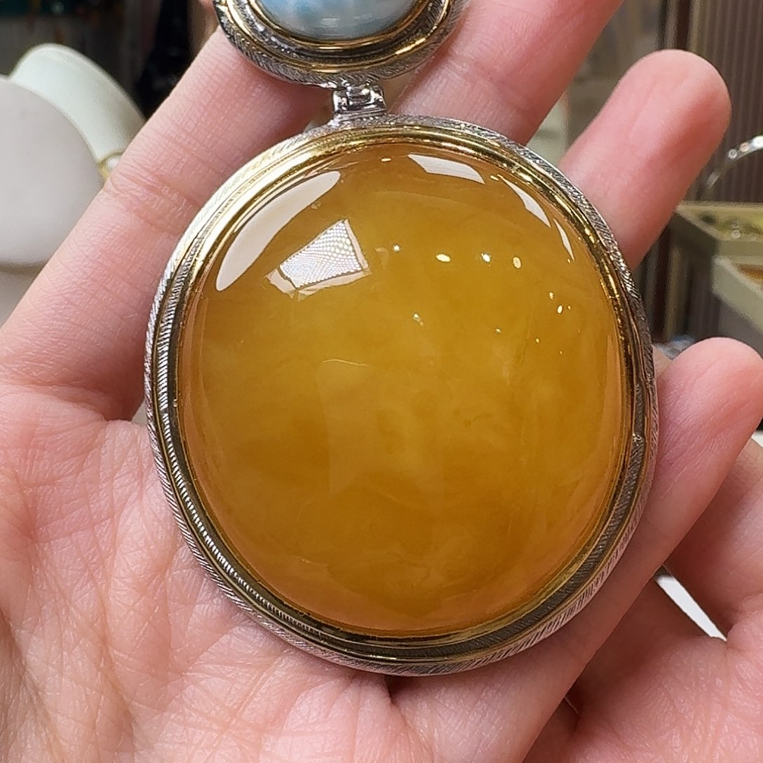 琥珀未镶嵌颈饰吊坠