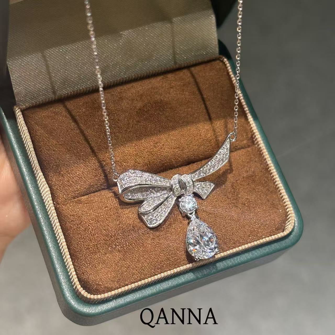QANNA【大水滴丝带蝴蝶结】【豪华设计款】轻奢名媛网红风钻石项链BV