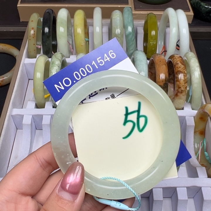 蛇纹石玉未镶嵌手镯