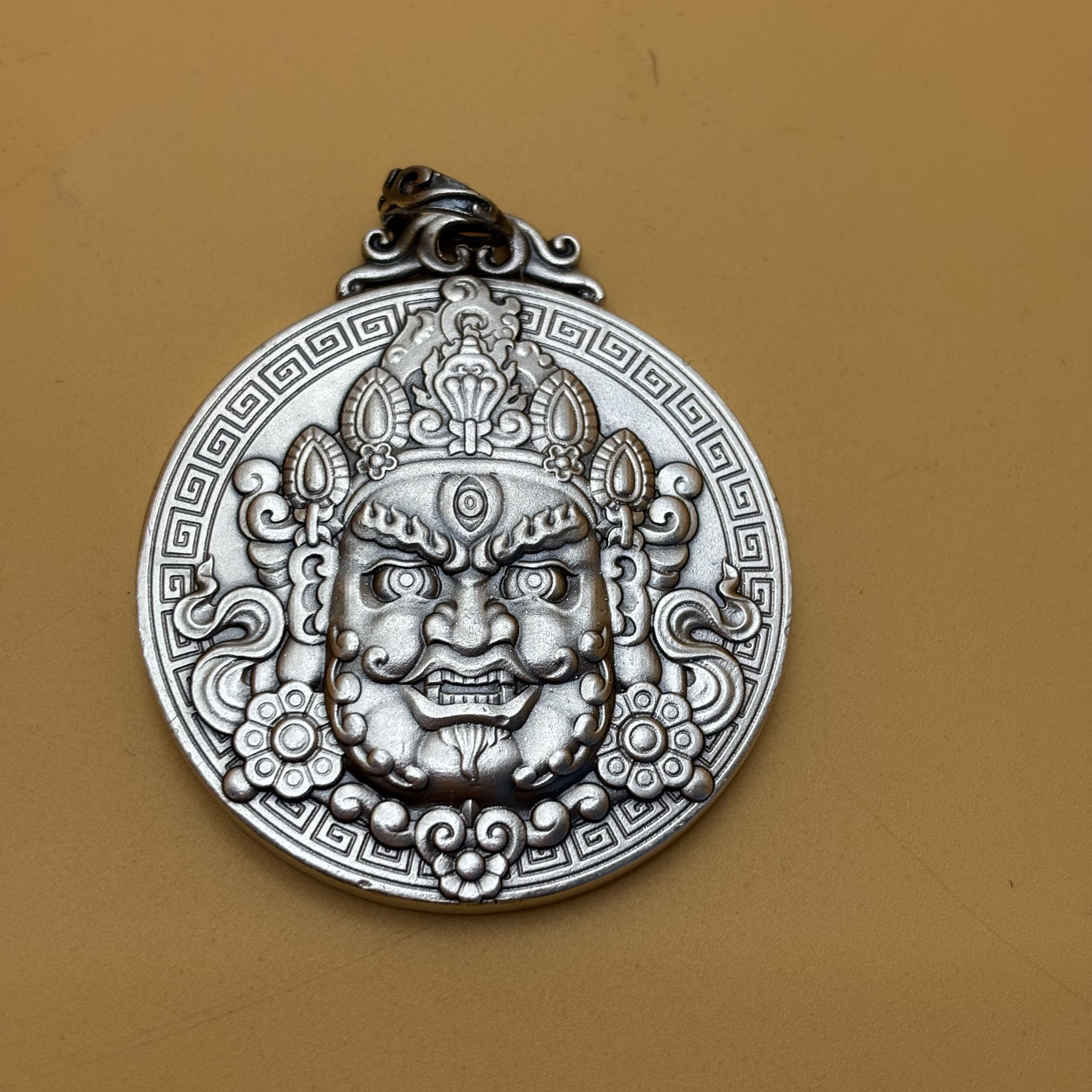 吊坠足银 足银999 黄财神三目金刚吊坠 47克