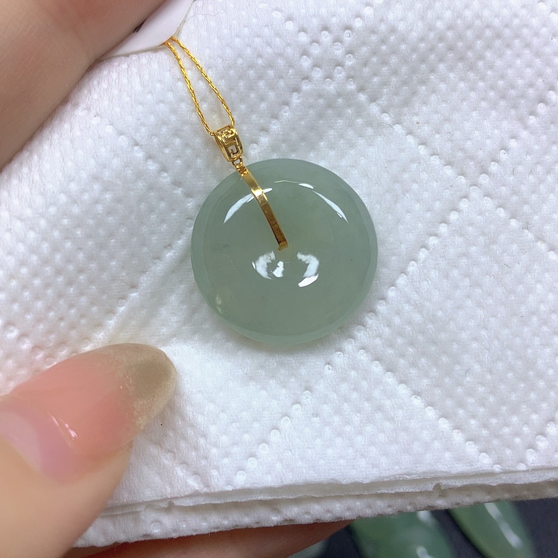 翡翠18K金镶嵌颈饰挂件