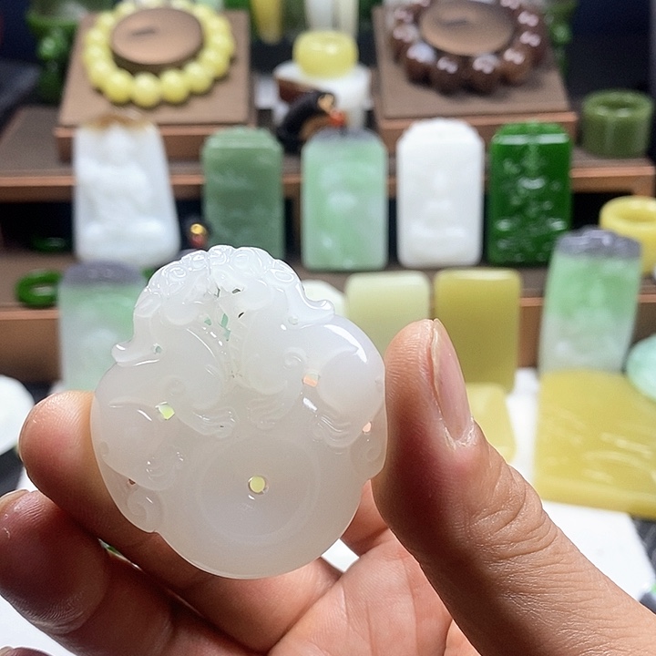 和田玉未镶嵌挂件