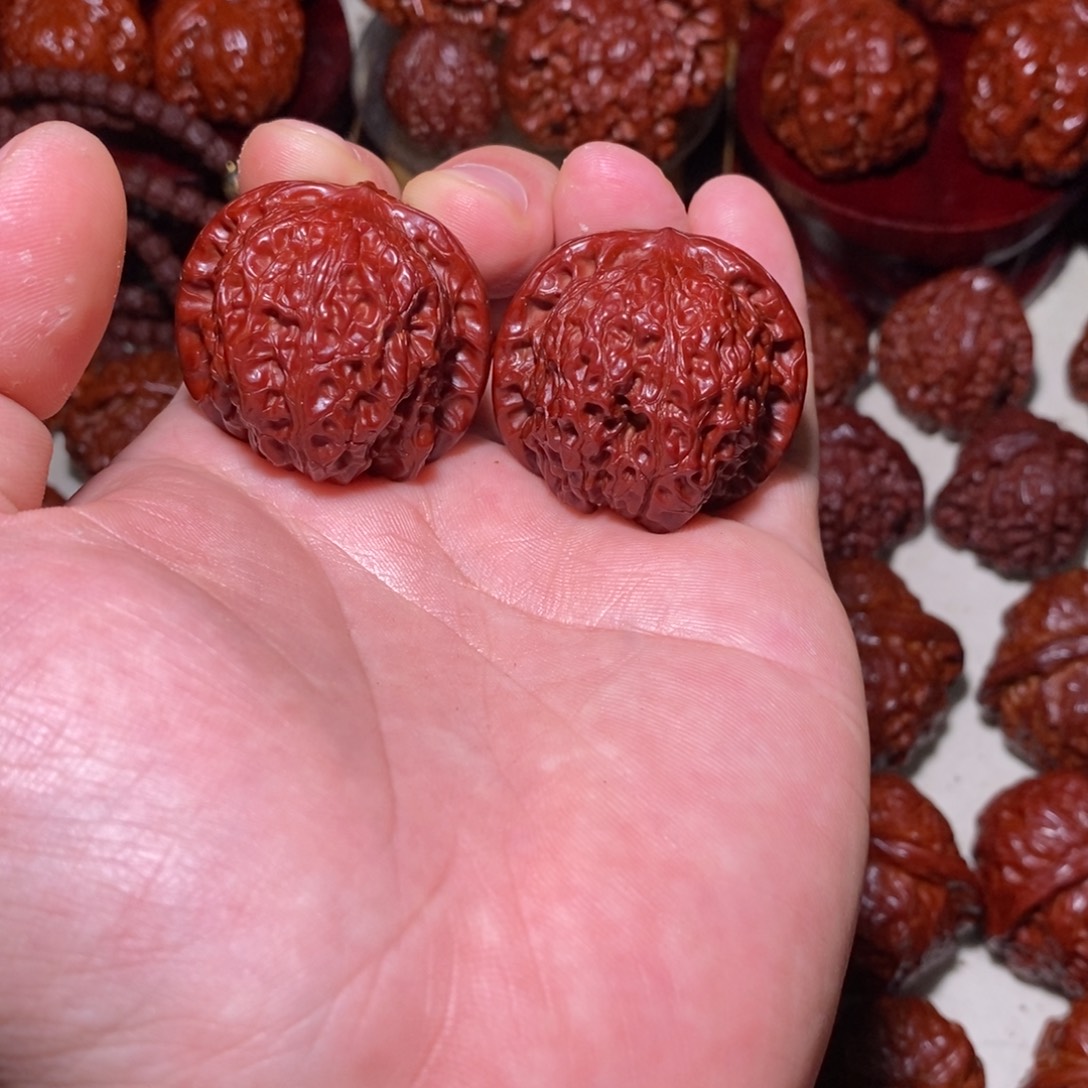 吊坠桃核越起劲越起劲