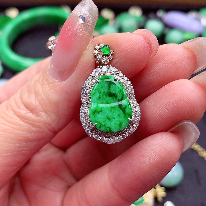 翡翠颈饰银S925镶嵌翡翠