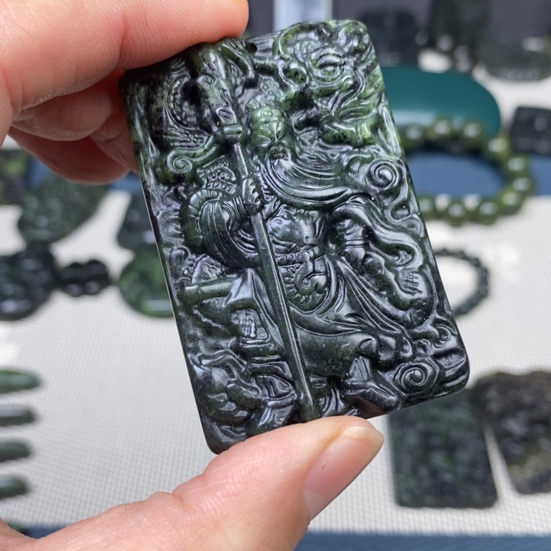 知***乐蛇纹石玉未镶嵌颈饰补差价