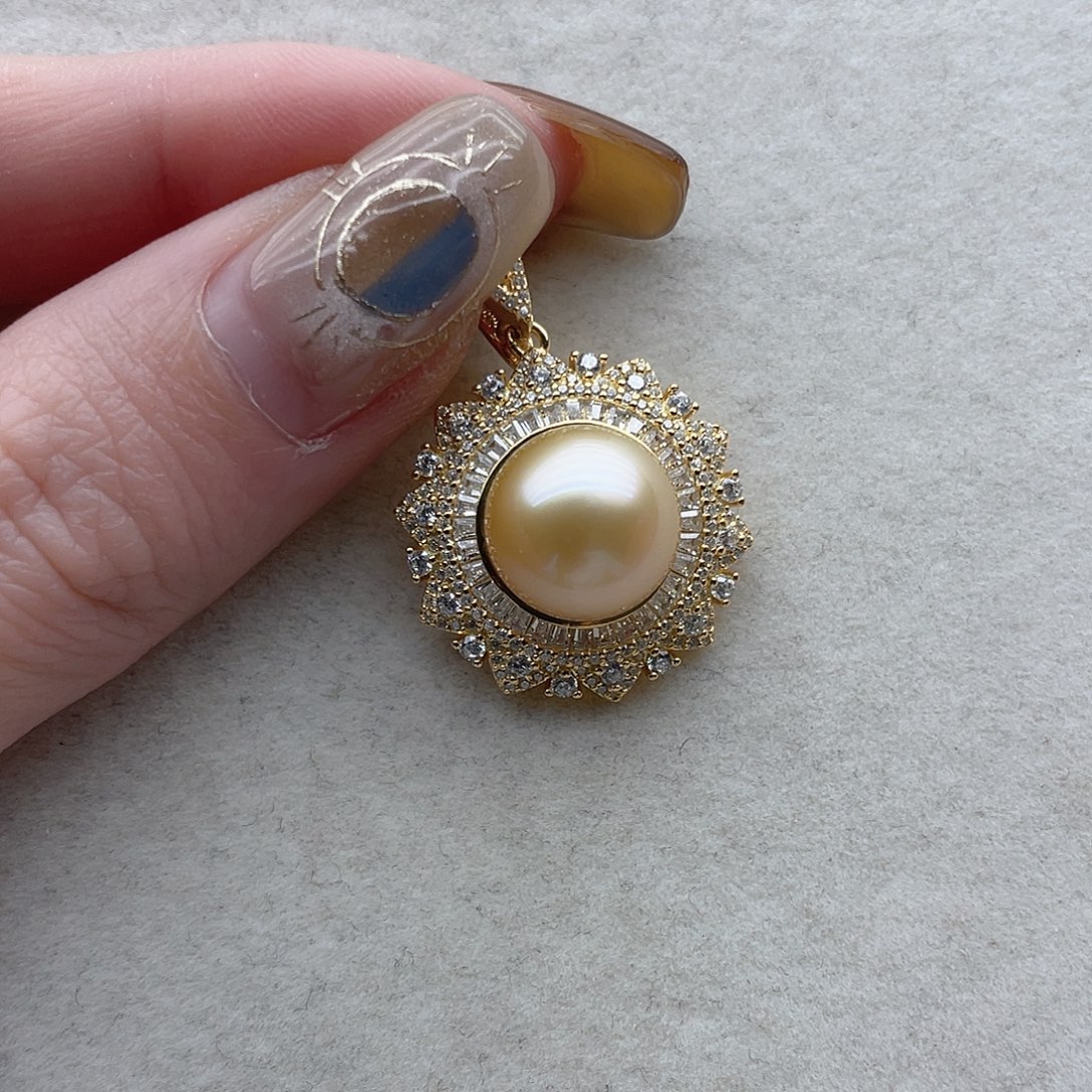 银S925镶嵌海水珍珠吊坠97