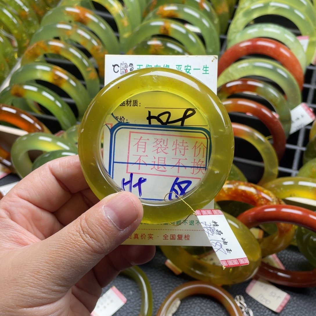 未镶嵌蛇纹石玉手镯有裂手镯特价不退不换