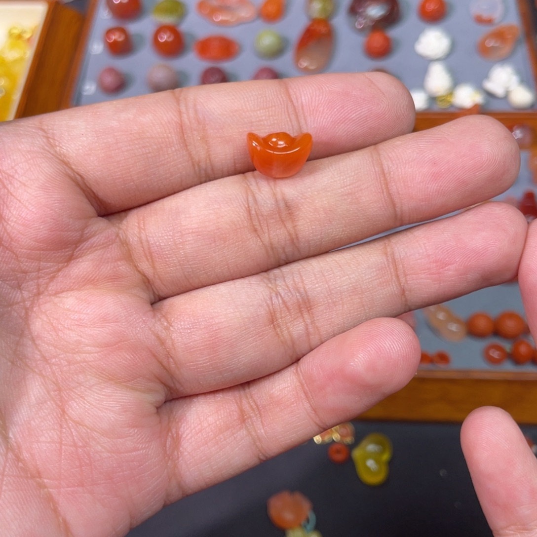 南红玛瑙未镶嵌配饰元宝