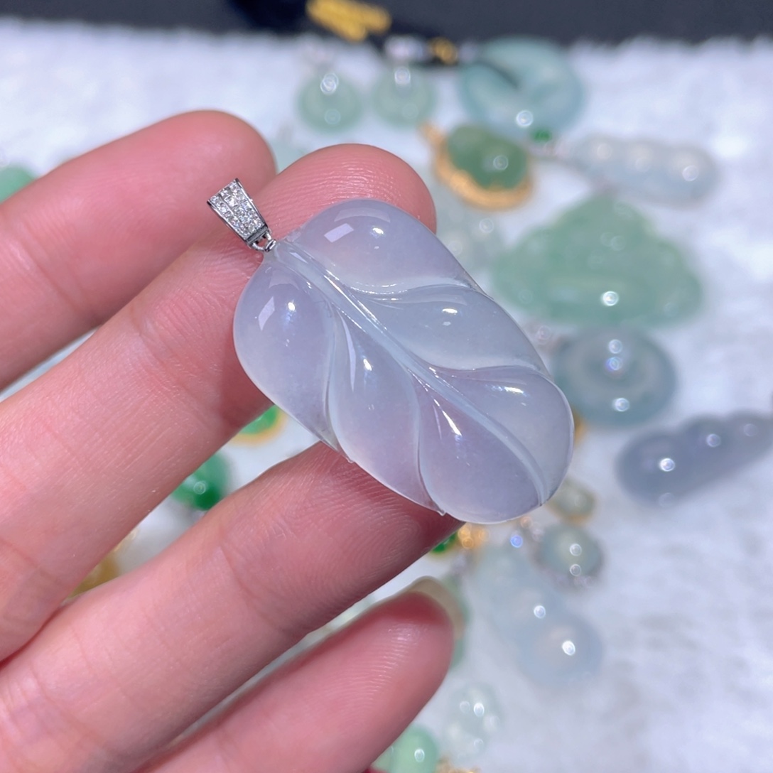 翡翠18K金镶嵌颈饰翡翠