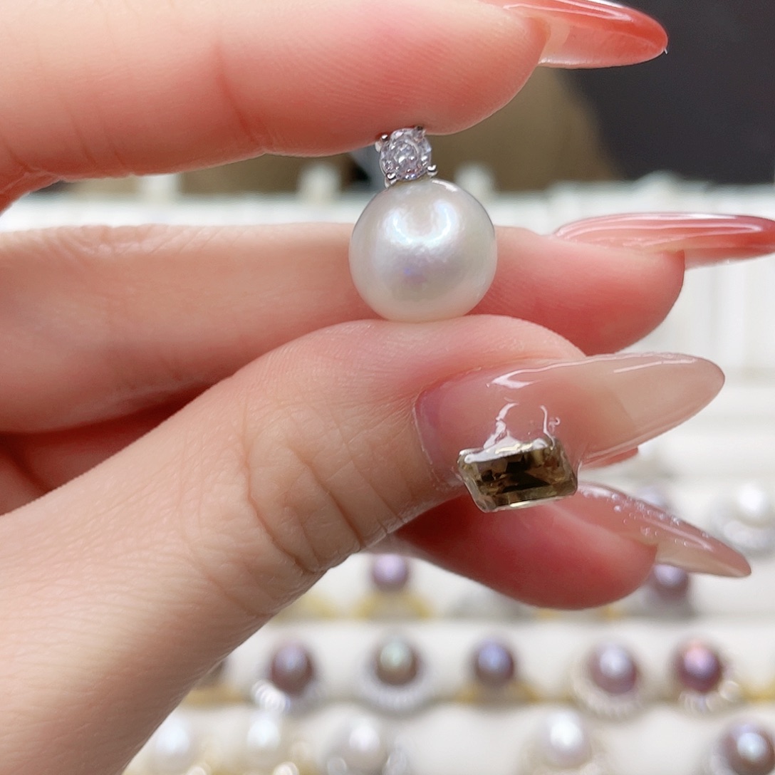 淡水珍珠吊坠(赠链)未镶嵌