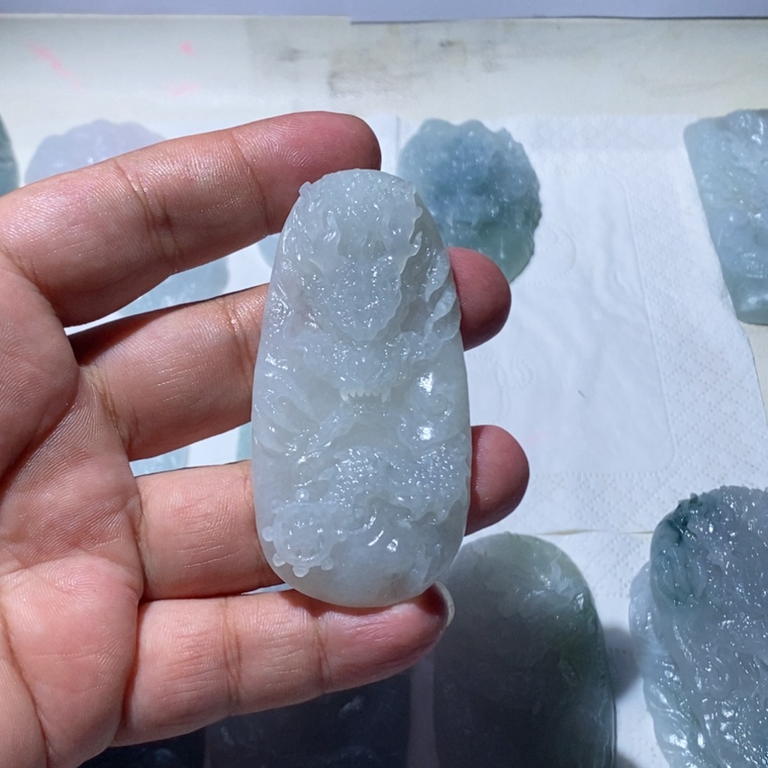 未镶嵌定制翡翠给****烂缅甸天然翡翠A货龙牌 有棉