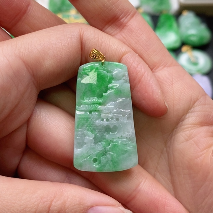 翡翠颈饰未镶嵌吊坠