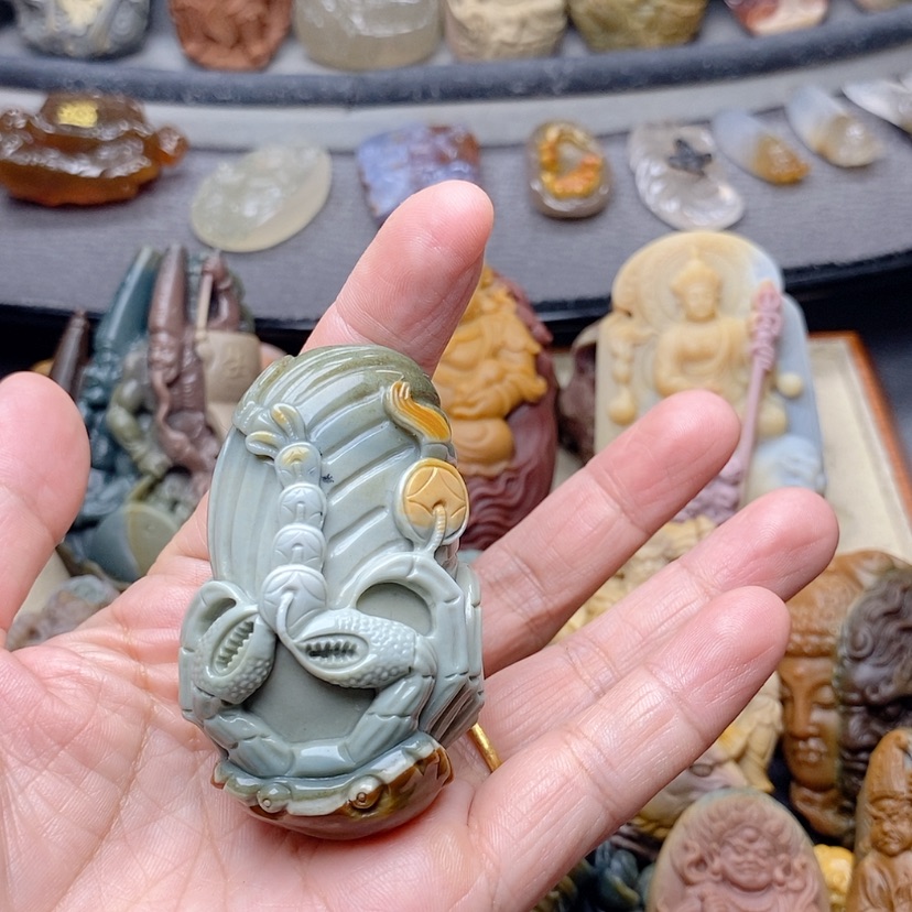 【闪购商品】定制石英质玉吊坠未镶嵌