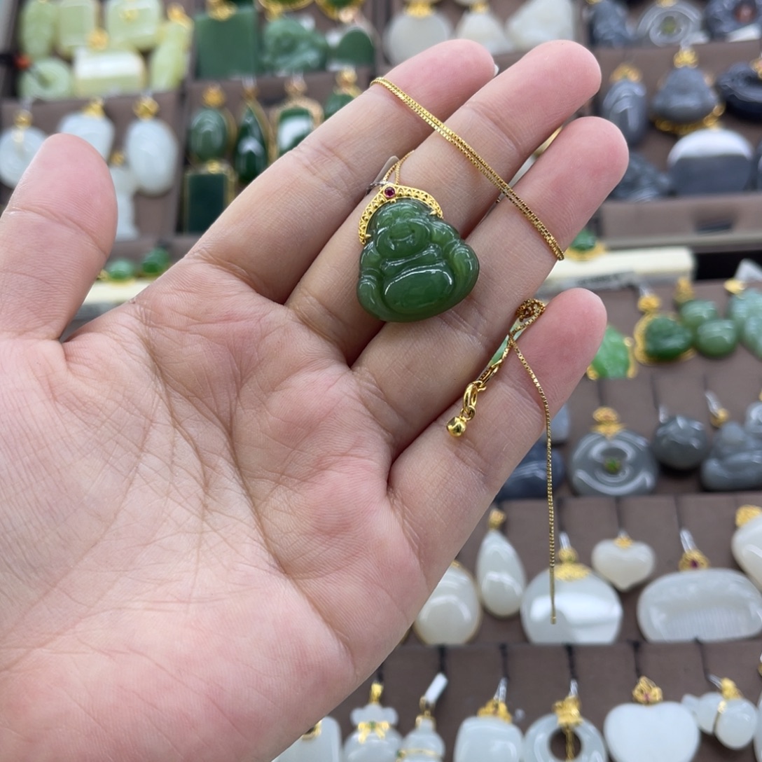 和田玉18K金镶嵌吊坠(赠链)