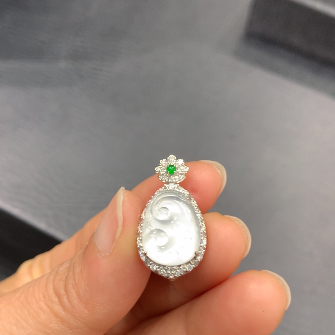翡翠18K金镶嵌吊坠(不含链)