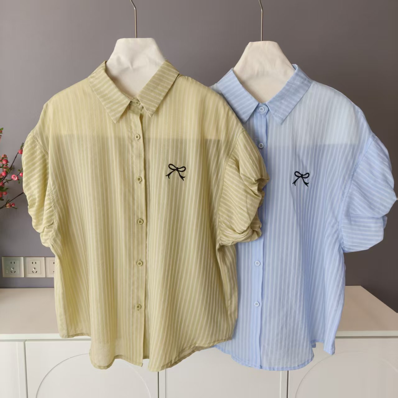【伟伟专属】条纹翻领蝴蝶结衬衣