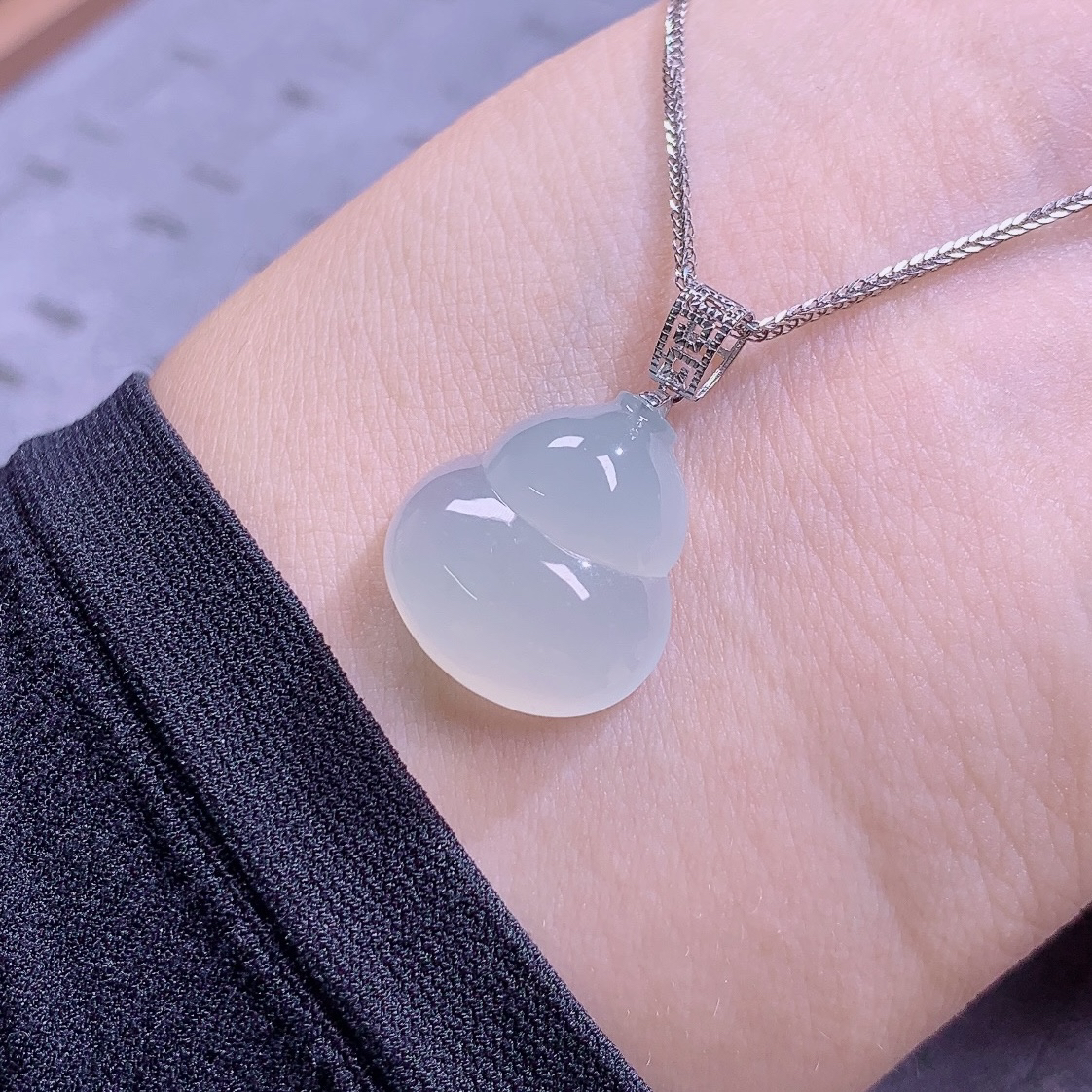 缅甸天然A货翡翠镶嵌18k金老料冰种葫芦吊坠白月光礼物18×17×6.3