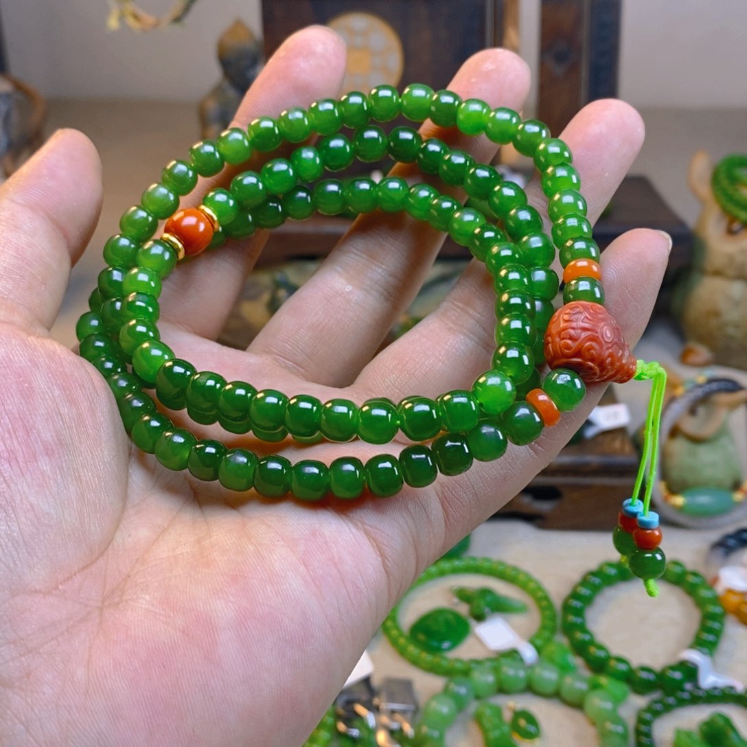 和田玉颈饰未镶嵌民*