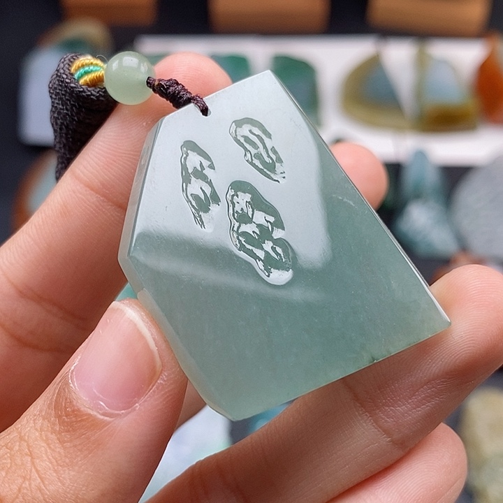 定制翡翠未镶嵌翡翠