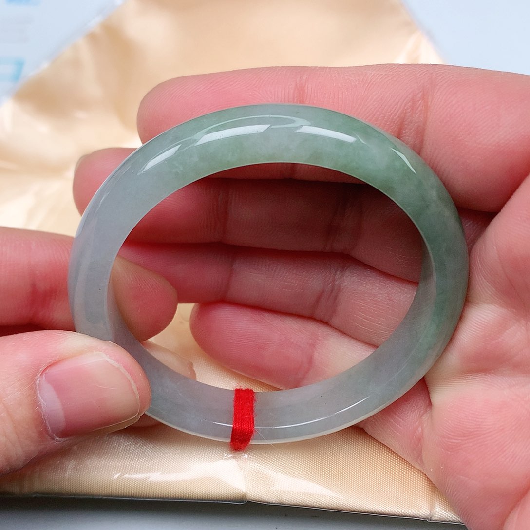 翡翠手镯未镶嵌天然