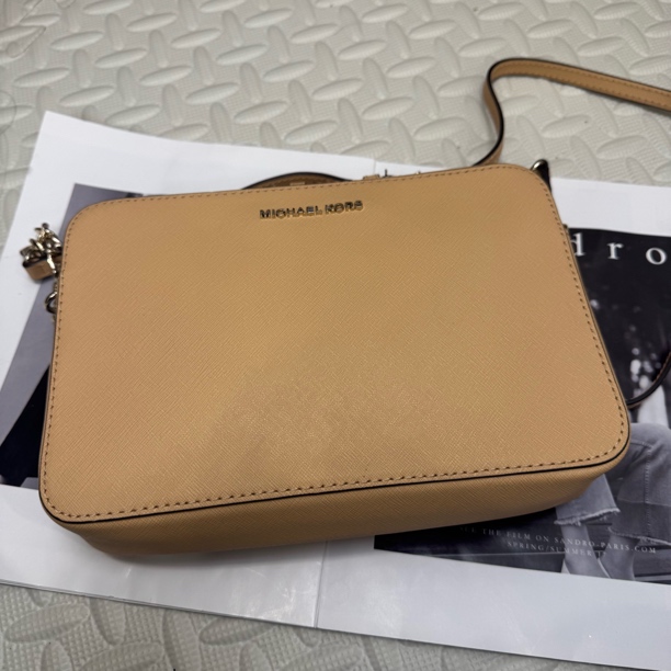 99新 MICHAEL KORS/迈克高仕 大麦中古/MK/卡其色全皮/斜挎包