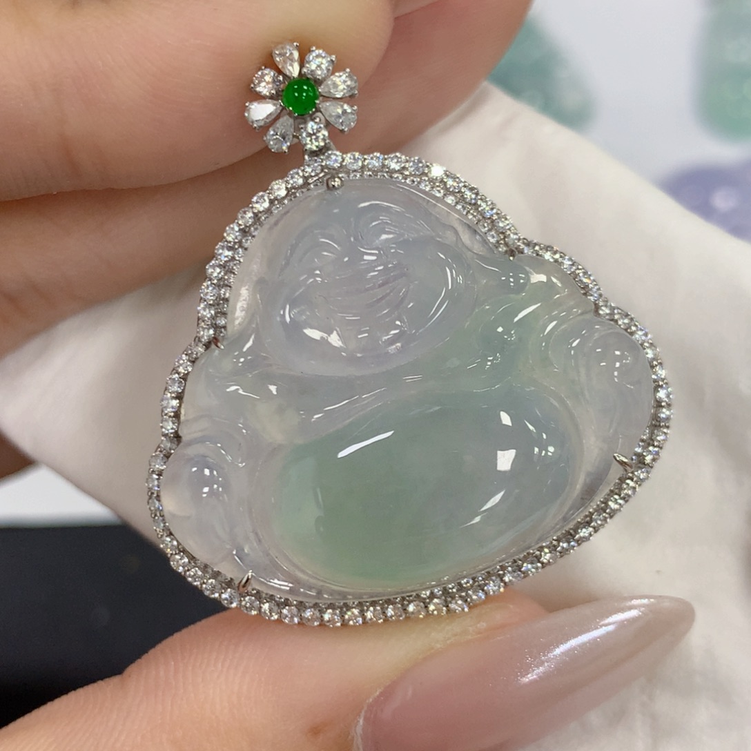 颈饰18K金镶嵌翡翠