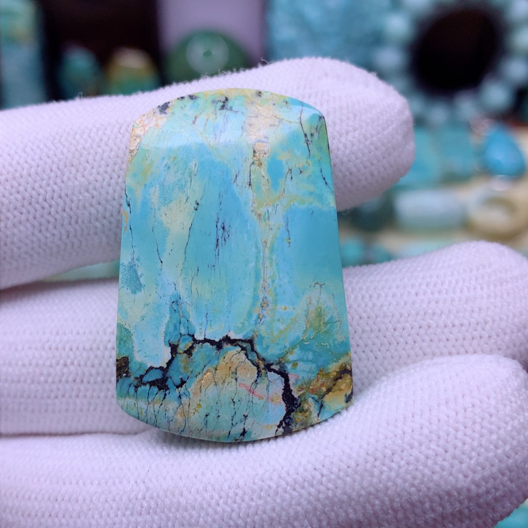 绿松石颈饰未镶嵌