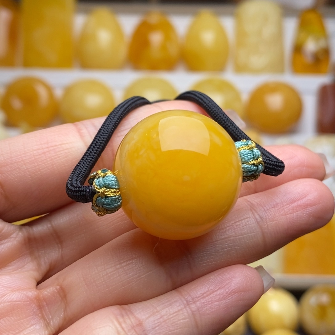 蜜蜡颈饰未镶嵌，