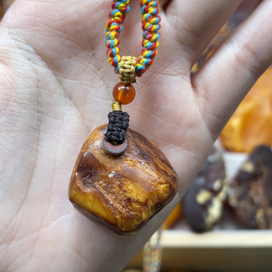 琥珀珠宝奇石未镶嵌