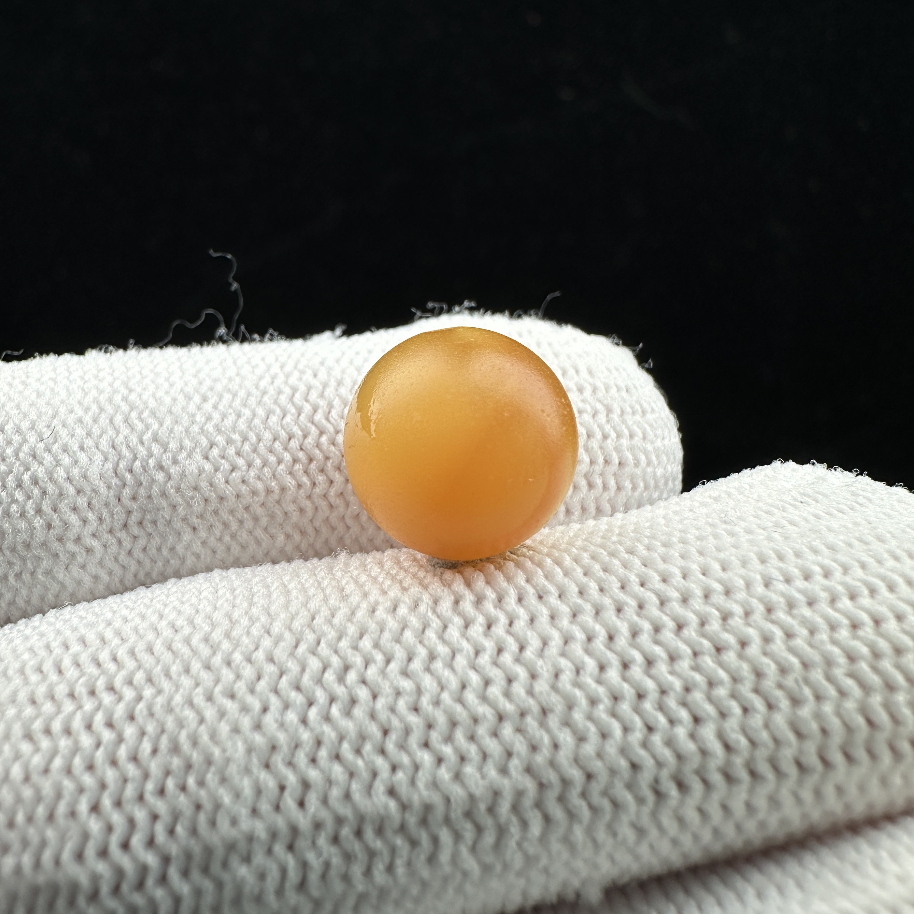 A51-71天然原矿俄料蜜蜡鸡油红圆珠11.3mm支持复检假一罚十