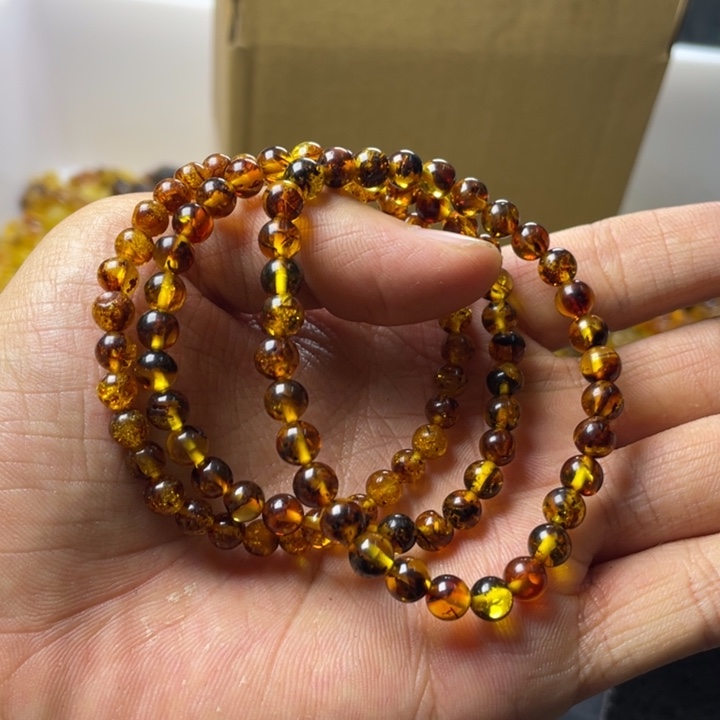 未镶嵌琥珀珠宝奇石